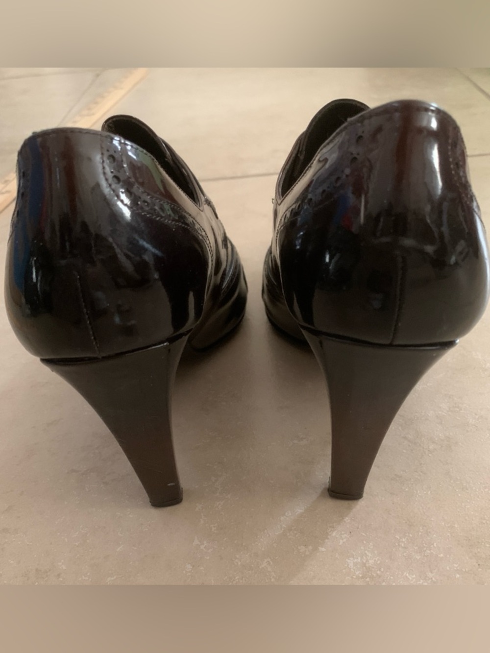 Stuart Weitzman Patent Leather Mary Jane Heels Brown Wingtip Pumps 8.5 (est) - Picture 7 of 15